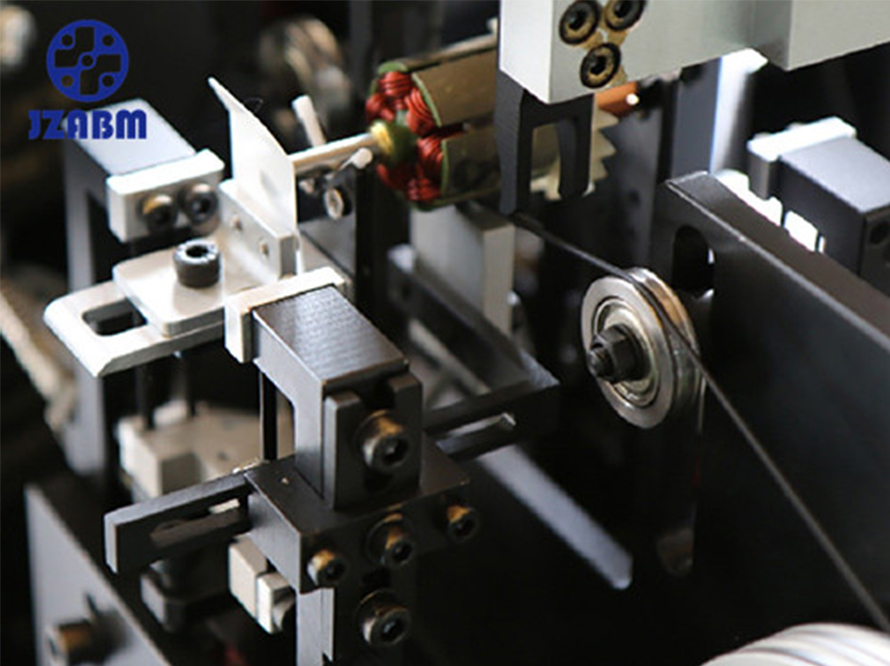 Dynamic Balancing Machine